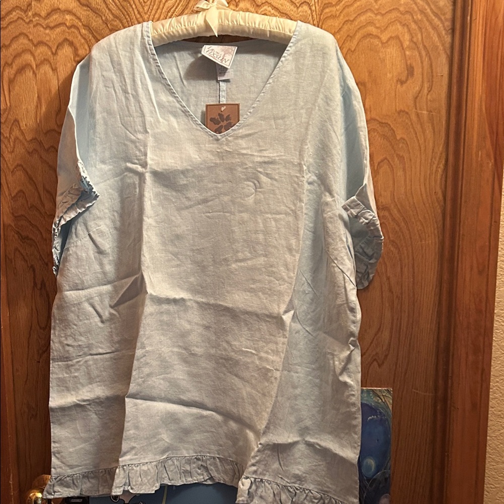 La Fixsun Light Blue V-Neck Top